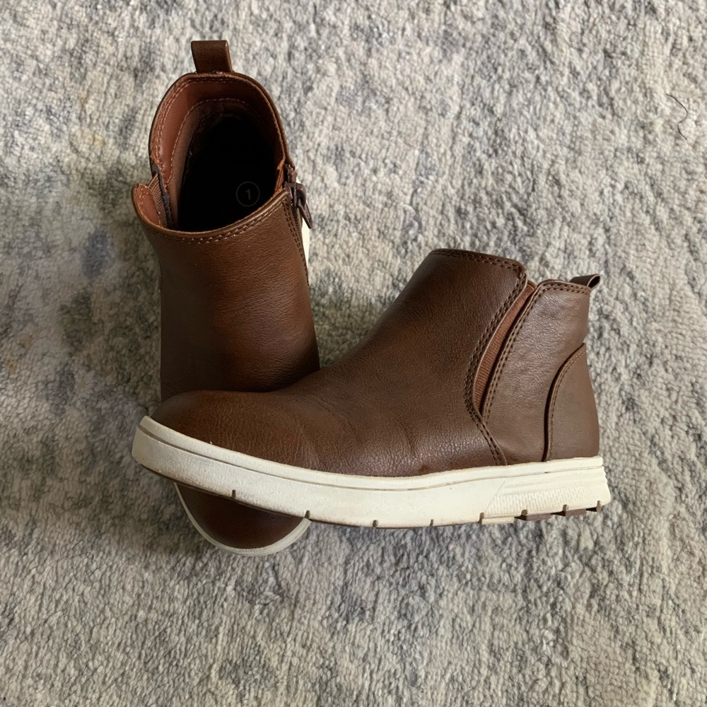 Boys Cat & Jack brown shoes - size 1
